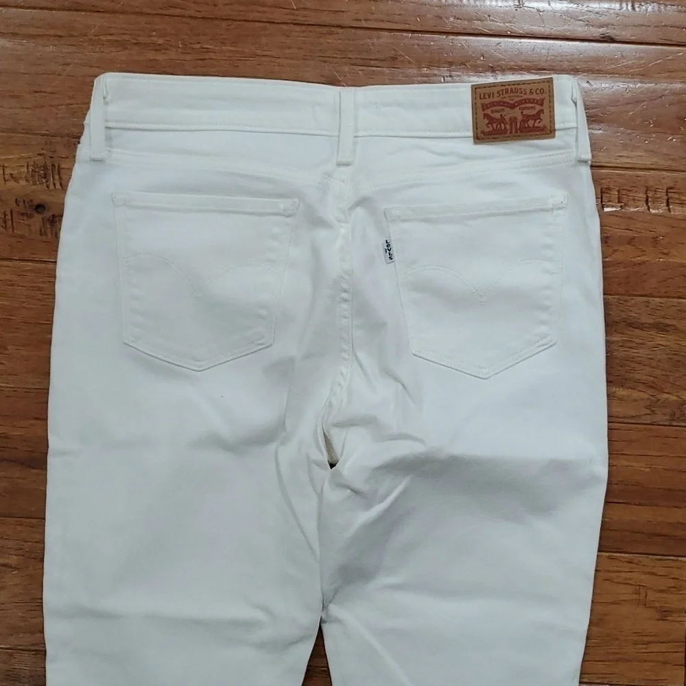 Levi's 711 skinny ankle white jeans